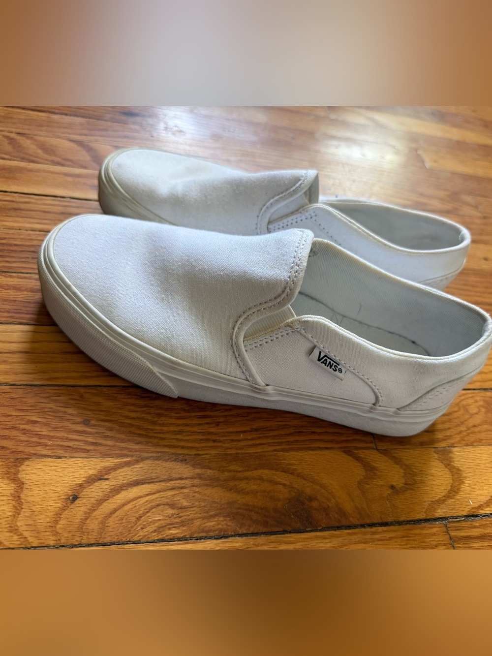 Vans: white slip on